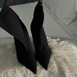 Zara Black Ribbed Heeled Boots